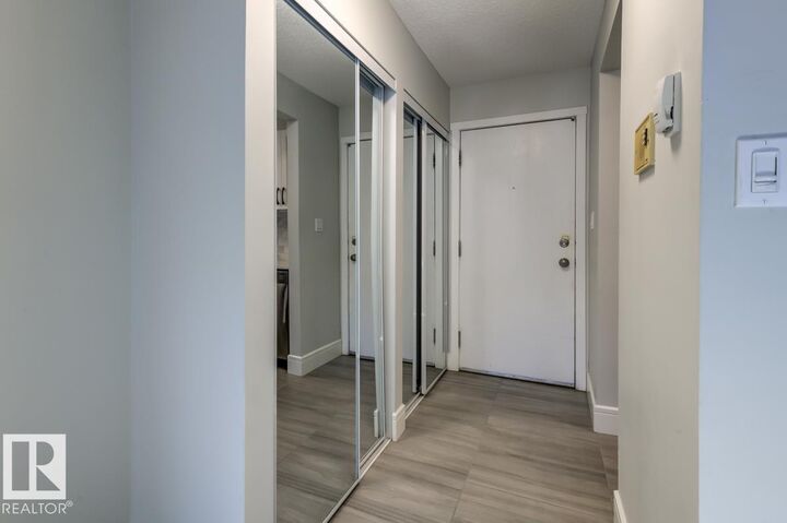Property Photo: 10620 104 Street NW 105 AB T5H 2W2