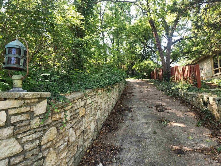 Property Photo:  2025 College Heights Road  KS 66502 