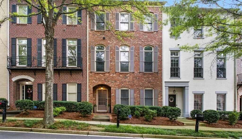 Property Photo:  109 W Ridge Way  GA 30076 