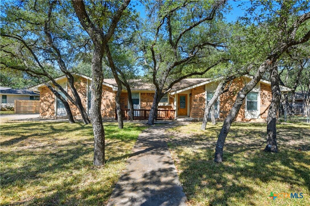 Property Photo:  601 Serenada Drive  TX 78628 