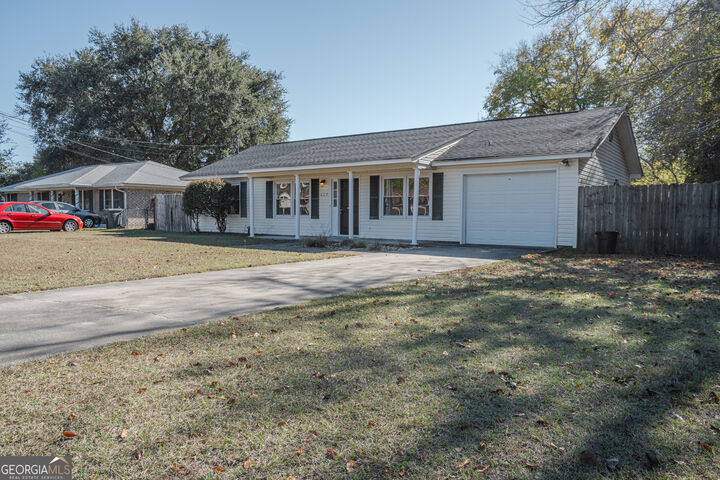 Property Photo:  617 Pineview Court  GA 31313