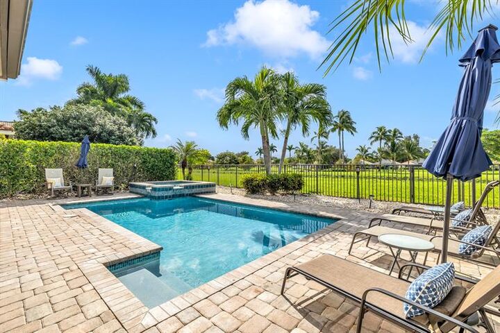 Property Photo:  7676 N Monarch Ct  FL 33446 
