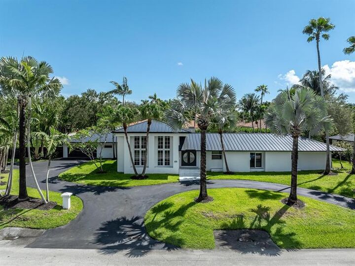 Property Photo: 15201 SW 74th Place FL 33157