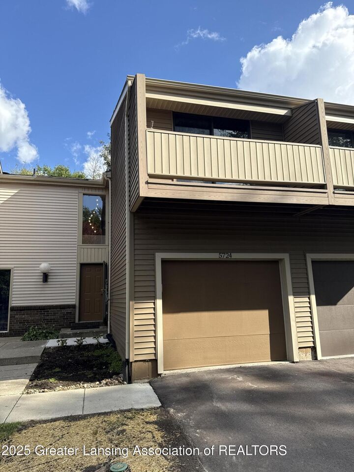 5724 Lebaron Court  East Lansing MI 48823 photo