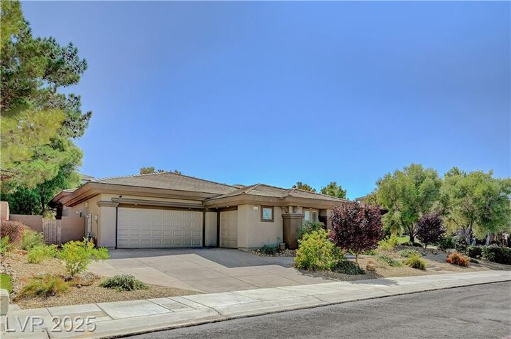 Property Photo:  1 Karsten Creek Court  NV 89052