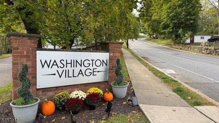 Property Photo: 5 Colonial Ct NJ 08829