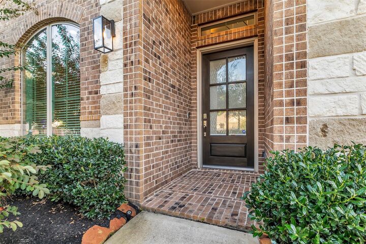 Property Photo:  138 S Carson Cub Court  TX 77316