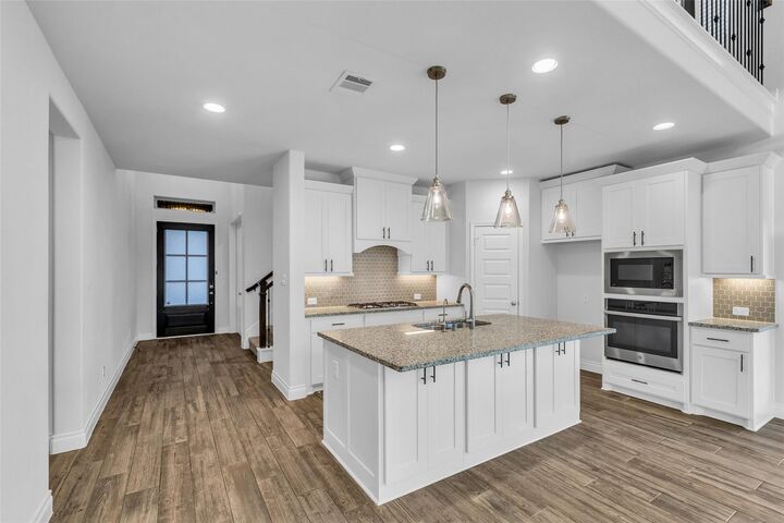 Property Photo: 138 S Carson Cub Court TX 77316