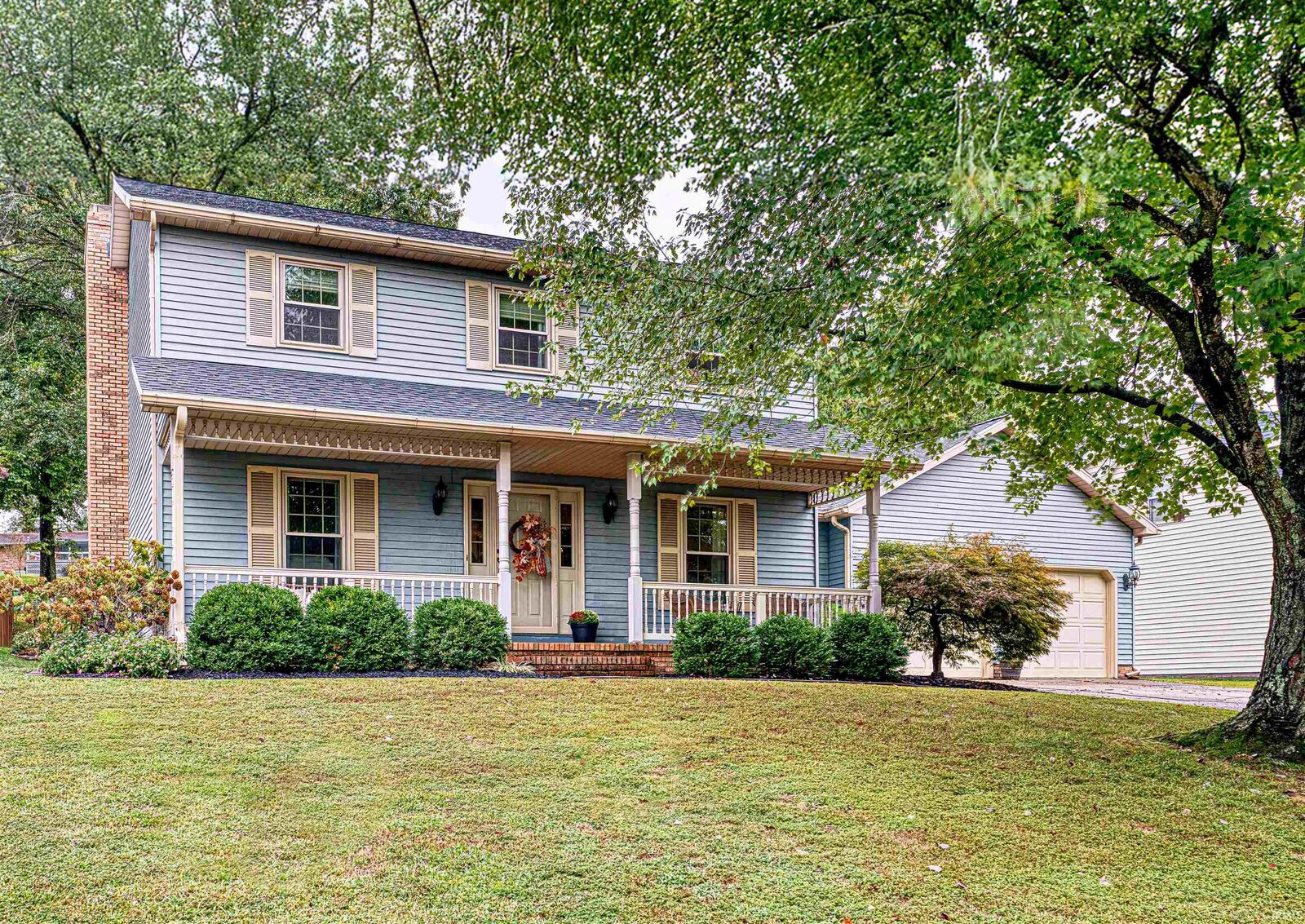 Property Photo:  9820 Cove Court  IN 47711