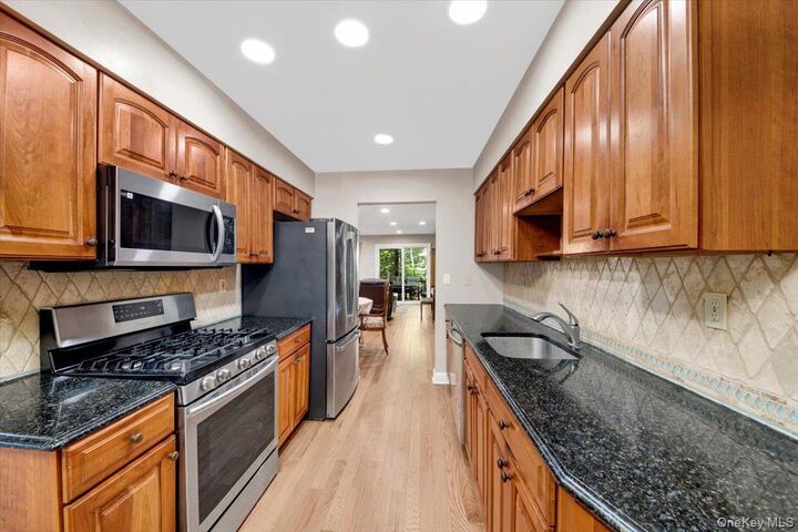 Property Photo:  10 Ironwood Drive  NY 10930 