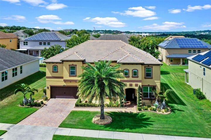 Property Photo: 2438 View Ridge Way FL 34711
