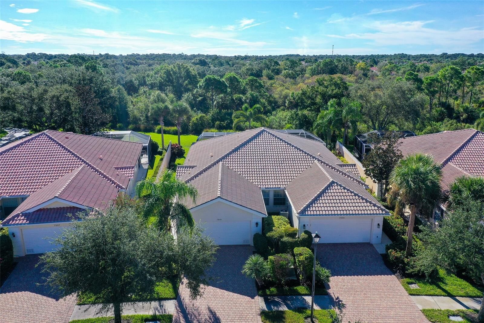 Property Photo:  7541 Pesaro Drive  FL 34238 