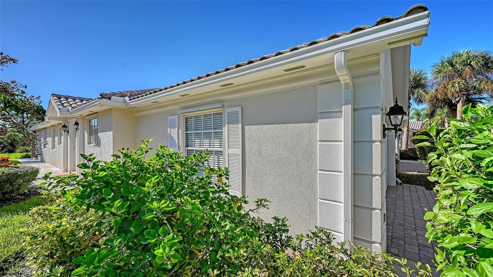 Property Photo: 7541 Pesaro Drive FL 34238
