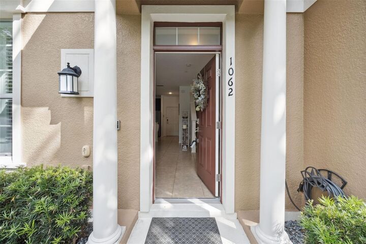 Property Photo: 1062 Winglewood FL 32714