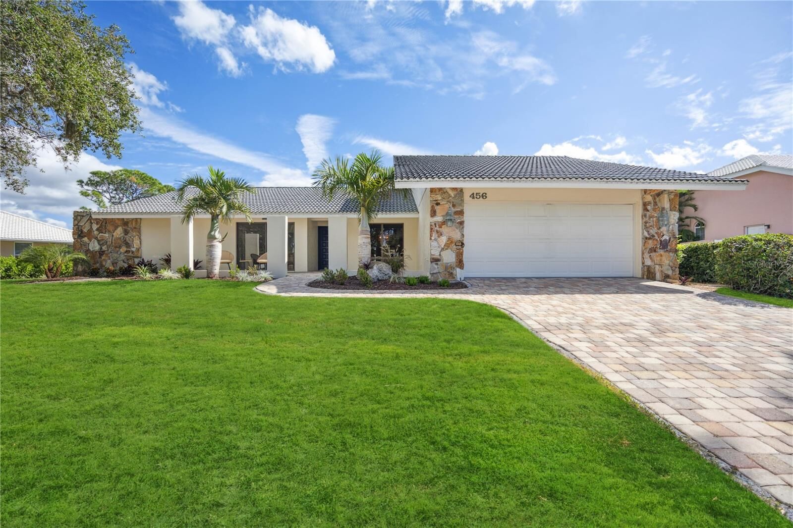 Property Photo:  456 Yacht Harbor Drive  FL 34229 
