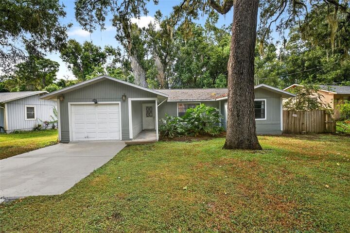 Property Photo:  26369 Eahnestock Street  FL 34602 