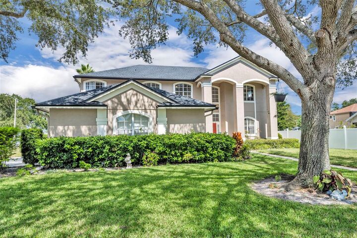 Property Photo: 2238 Catbriar Way FL 32765