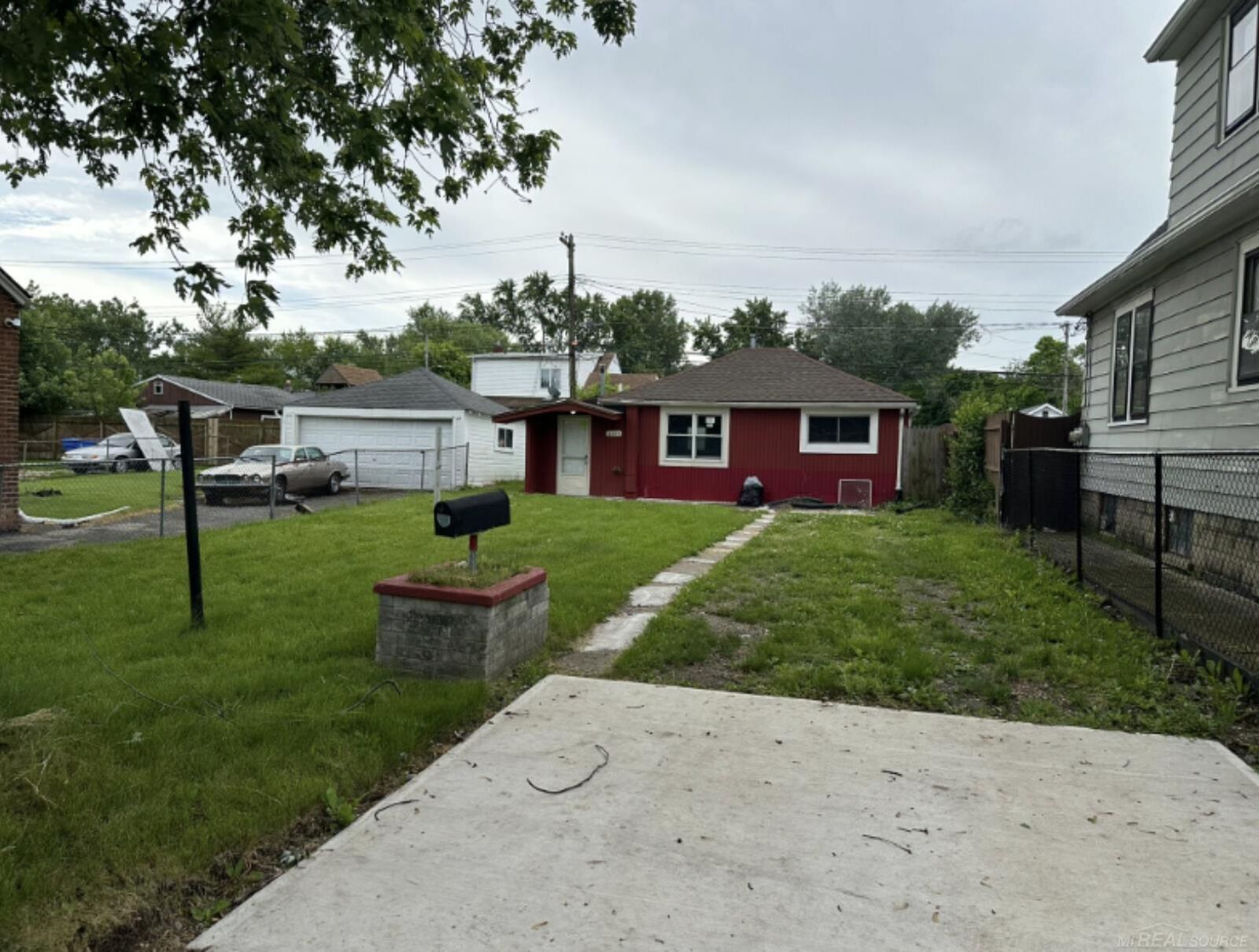 Property Photo:  8094 Chalmers Avenue  MI 48089 