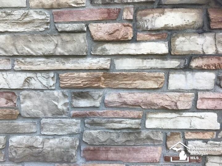 Property Photo:  507 Mackinaw Trail  MI 48157 