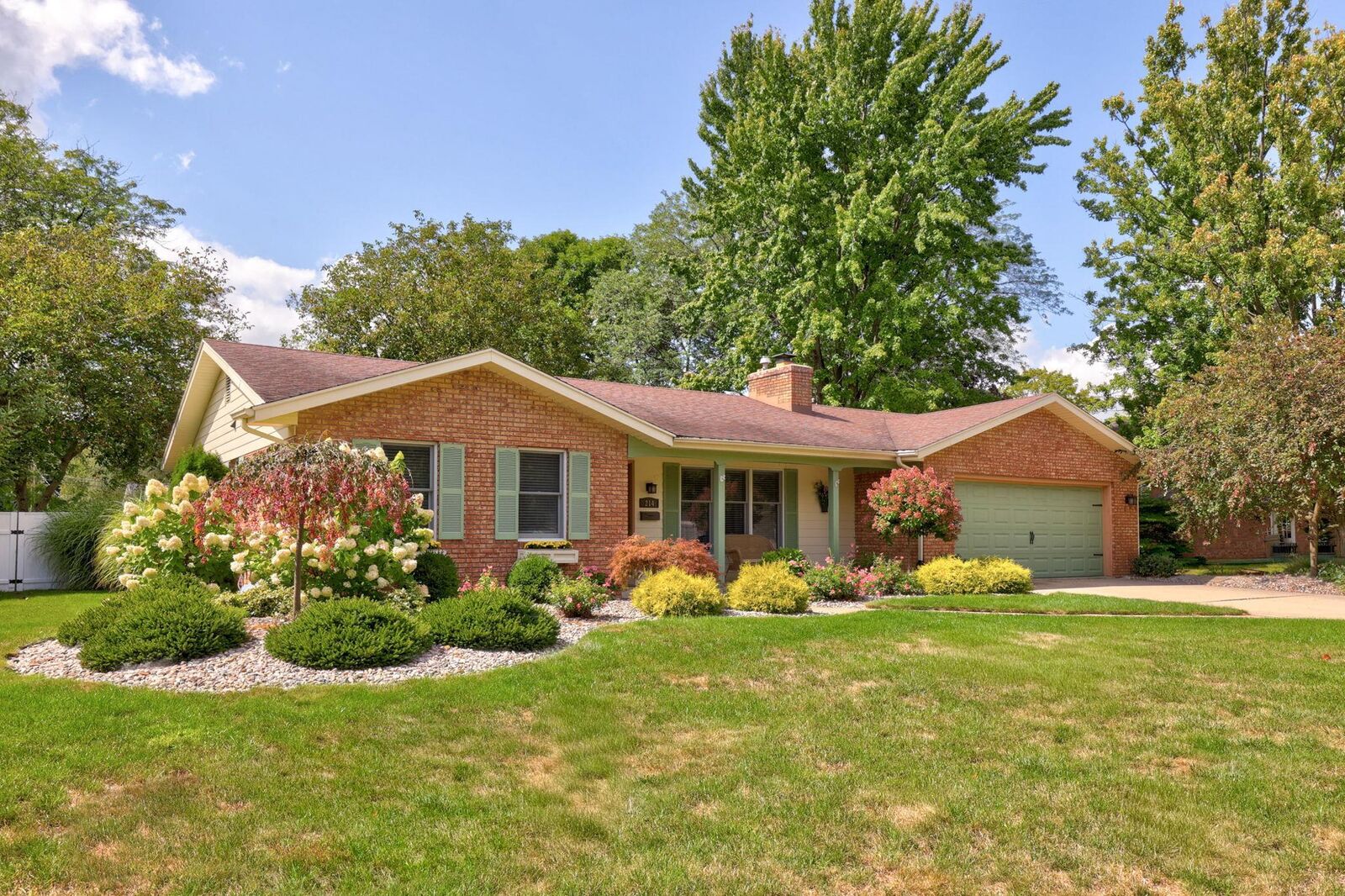 Property Photo:  214 Harvest Lane  MI 48734 