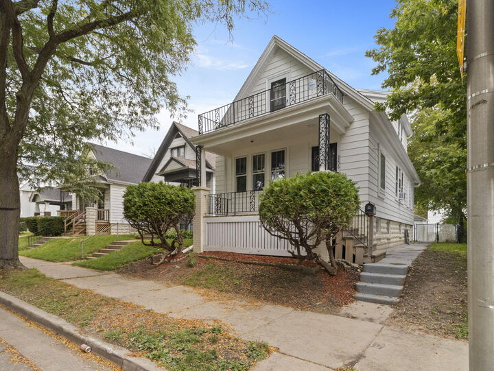 Property Photo:  3206 N 11th St  WI 53206 