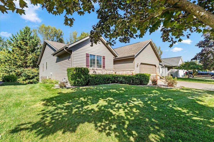 2028 Cardinal Dr  West Bend WI 53090 photo