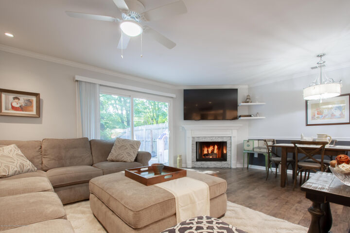 622 Randall Way  Aberdeen NJ 07747 photo