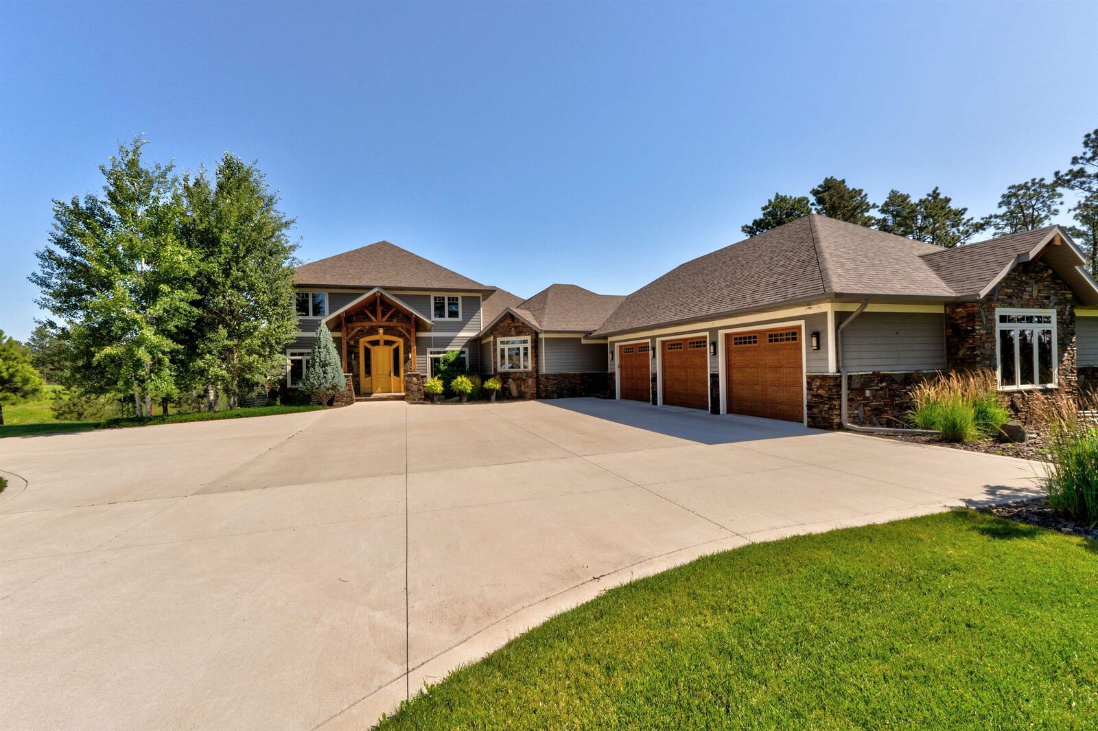 Property Photo: 2150 Skyline Ranch Road SD 57702