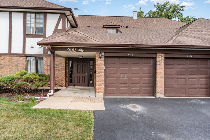 Property Photo:  9148 Clairmont Court 9148  IL 60462 