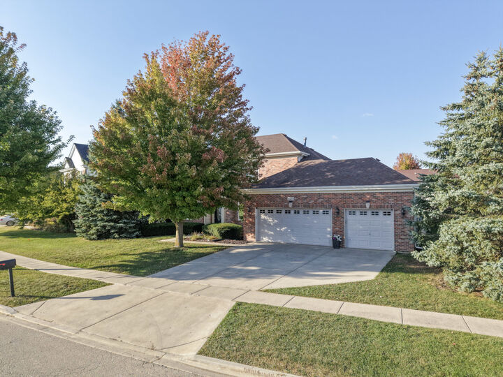 Property Photo: 1563 Farmstead Lane IL 60115