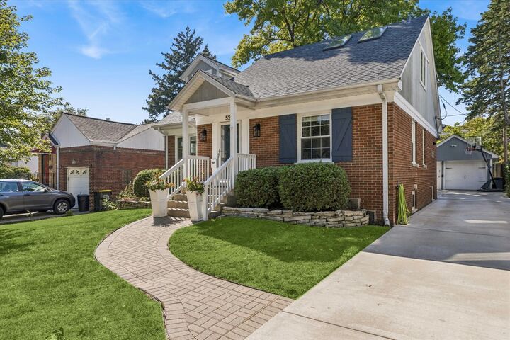Property Photo:  524 S Ashland Avenue  IL 60525