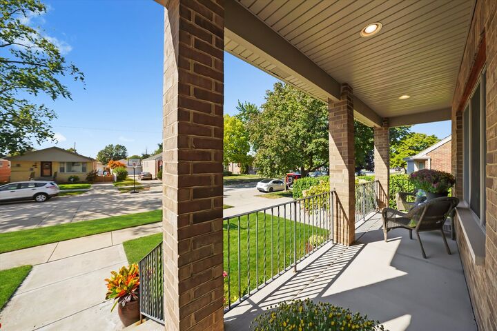 Property Photo:  11237 S Albany Avenue  IL 60655 