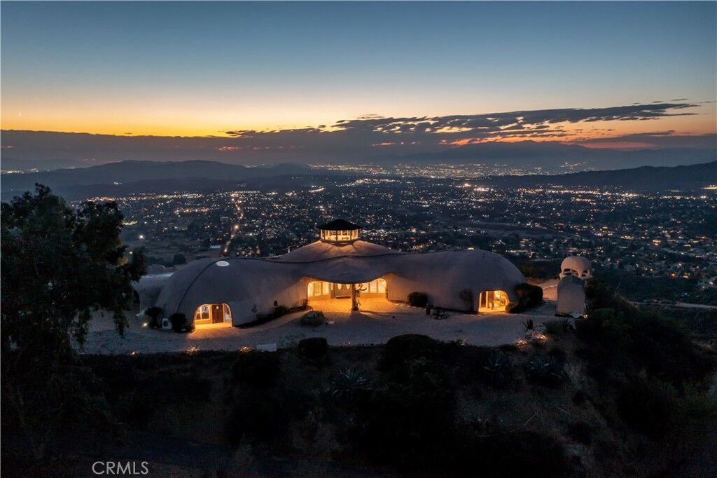 Property Photo:  13600 Diamond Point Drive 1  CA 92399 