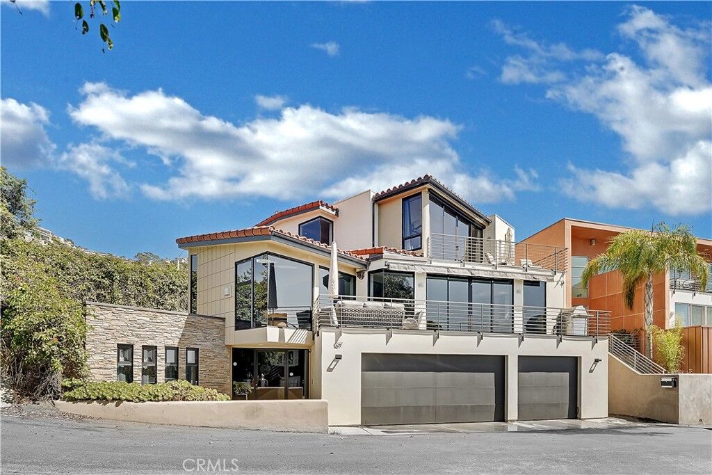 Property Photo:  167 Nyes Place  CA 92651 