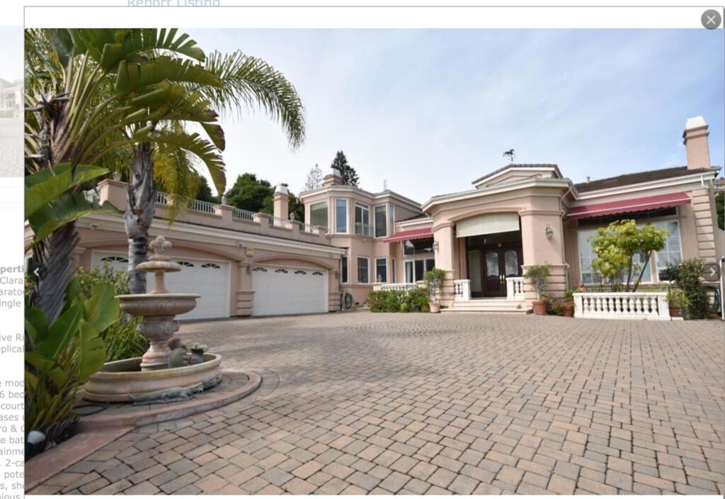 Property Photo:  