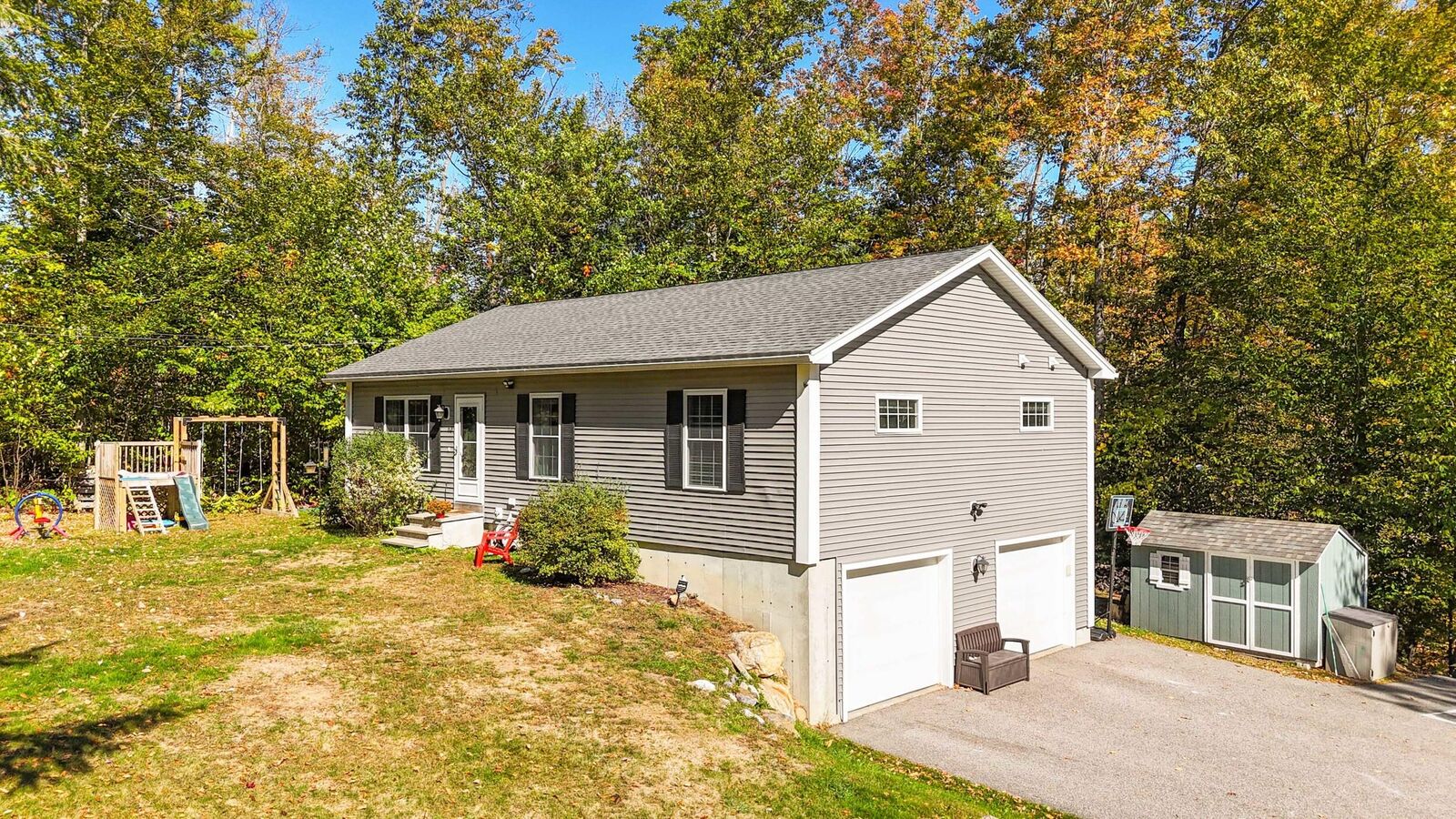 Property Photo: 63 Hanson Ridge Road ME 04073