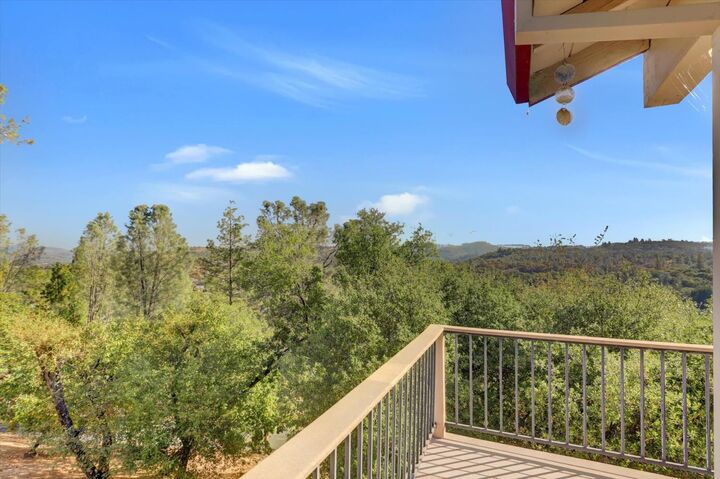 Property Photo:  18467 Song Sparrow Court  CA 95946 