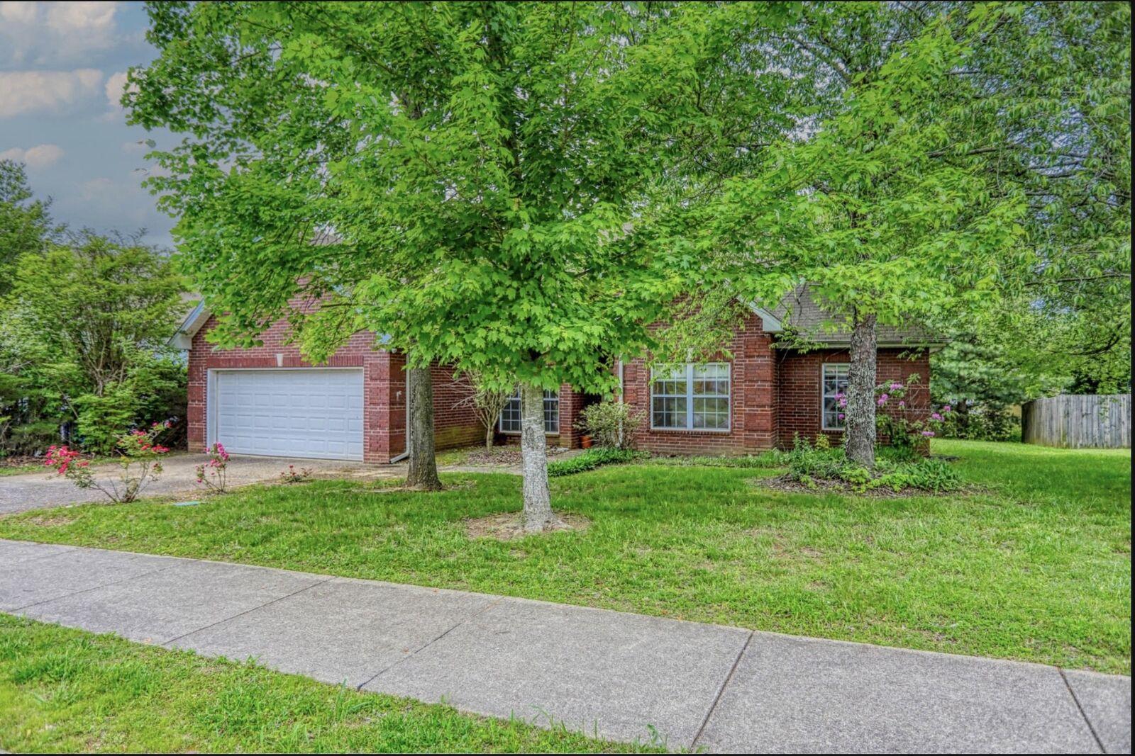 Property Photo:  221 Foster Dr  TN 37188 