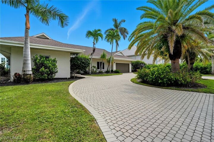 Property Photo: 5122 Starfish Avenue FL 34103
