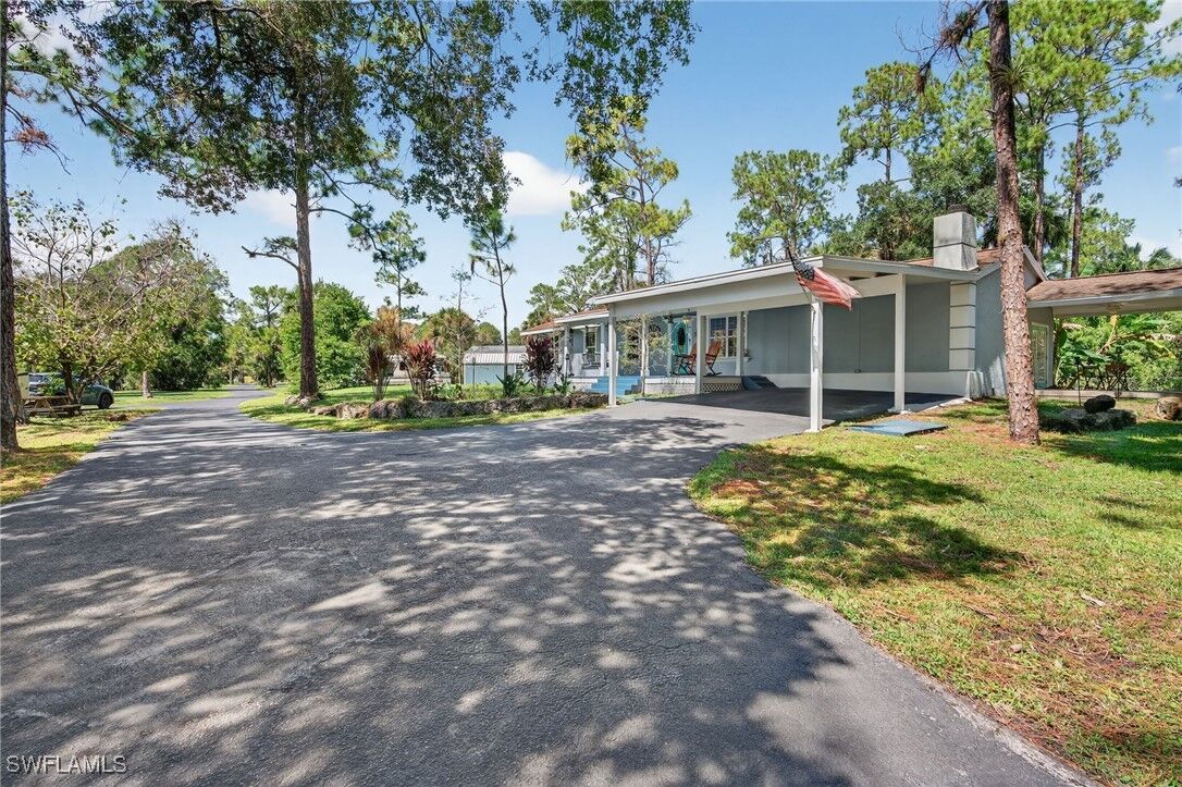 Property Photo:  460 9th Street SW  FL 34117 