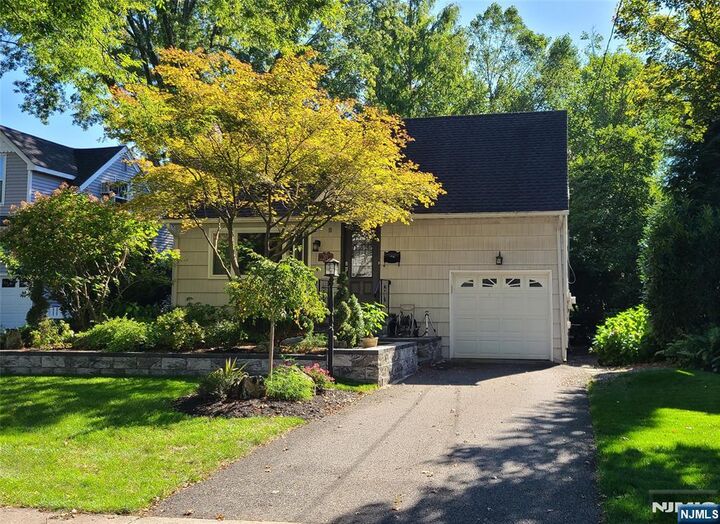 322 Marshall Street  Ridgewood NJ 07450 photo