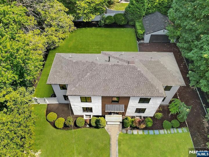 29 Woodland Park Drive  Tenafly NJ 07670 photo