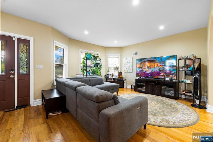 Property Photo:  467 Summit Avenue  NJ 07601 