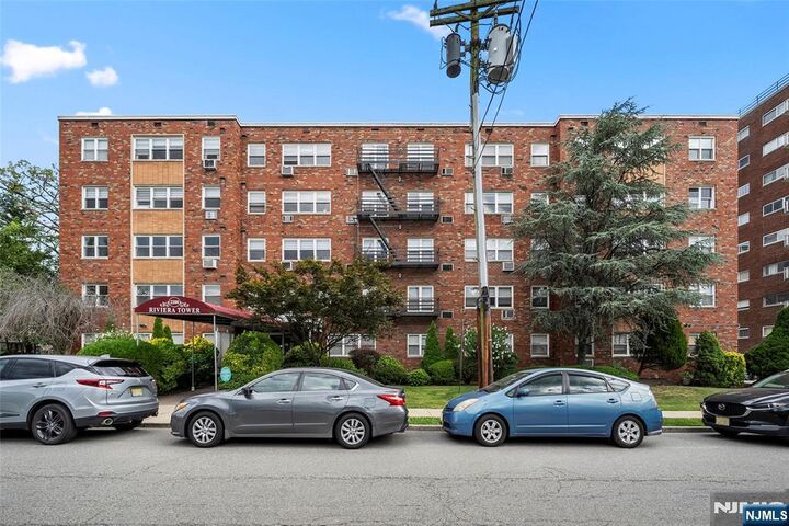 Property Photo:  2200 Center Avenue D1  NJ 07024 