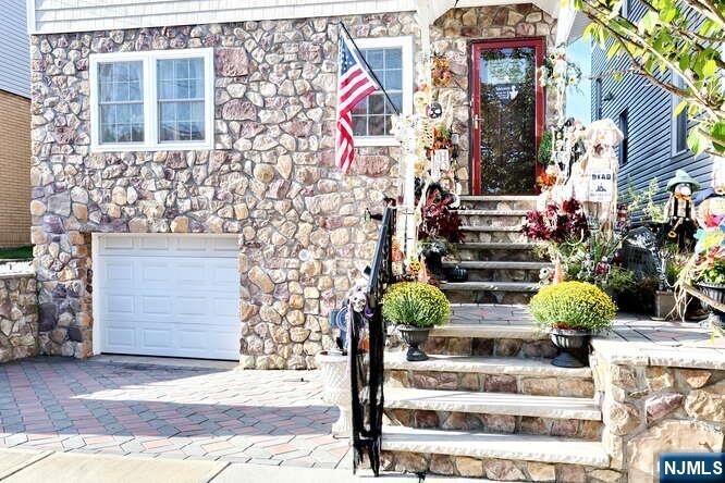 Property Photo:  119 Crystal Street  NJ 07031 
