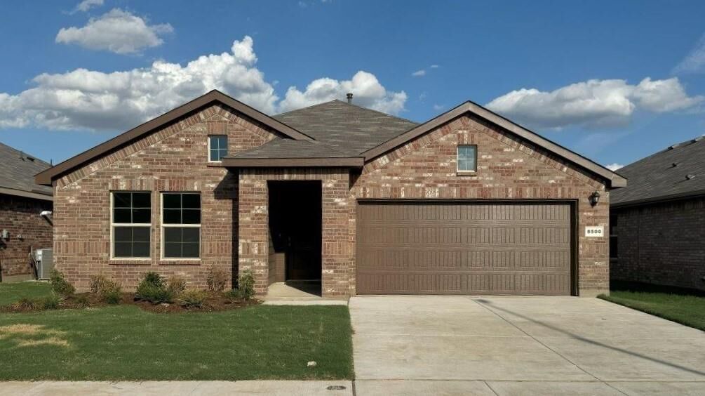 Property Photo:  8500 Hollymead Lane  TX 76131 