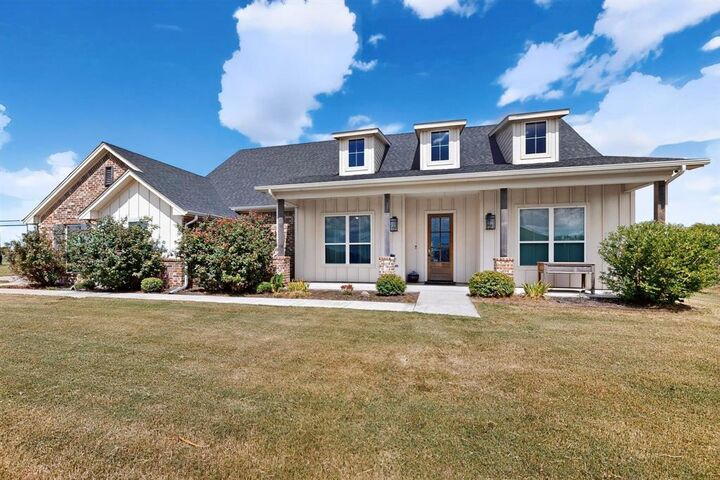 Property Photo: 6320 Brookcrest Street TX 76044