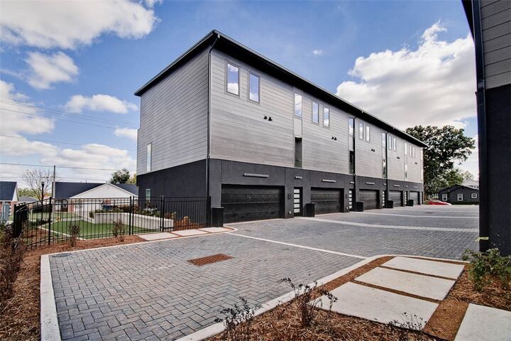 Property Photo:  218 NW 9th Street  AR 72712 