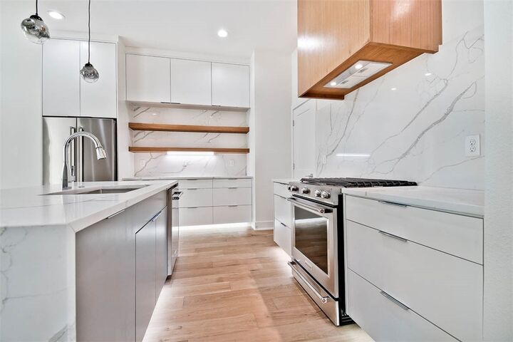 Property Photo:  216 NW 9th Street  AR 72712