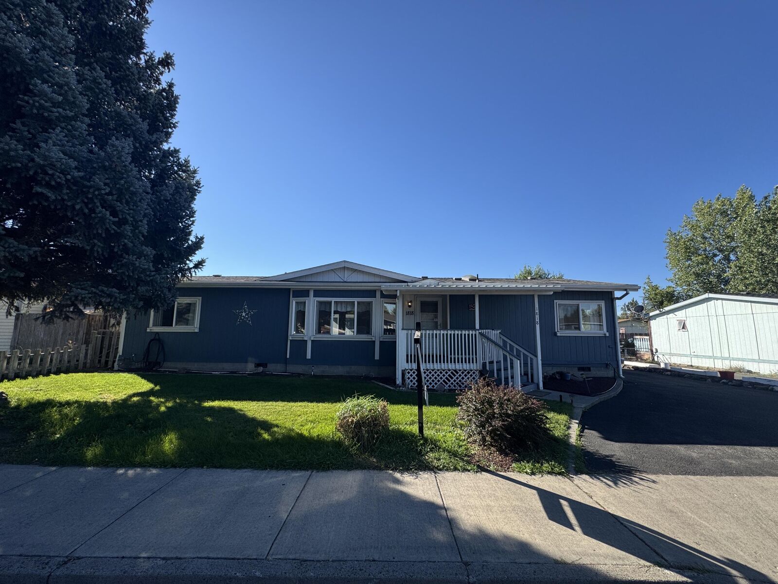 Property Photo:  1818 NW Fir Avenue  OR 97756 